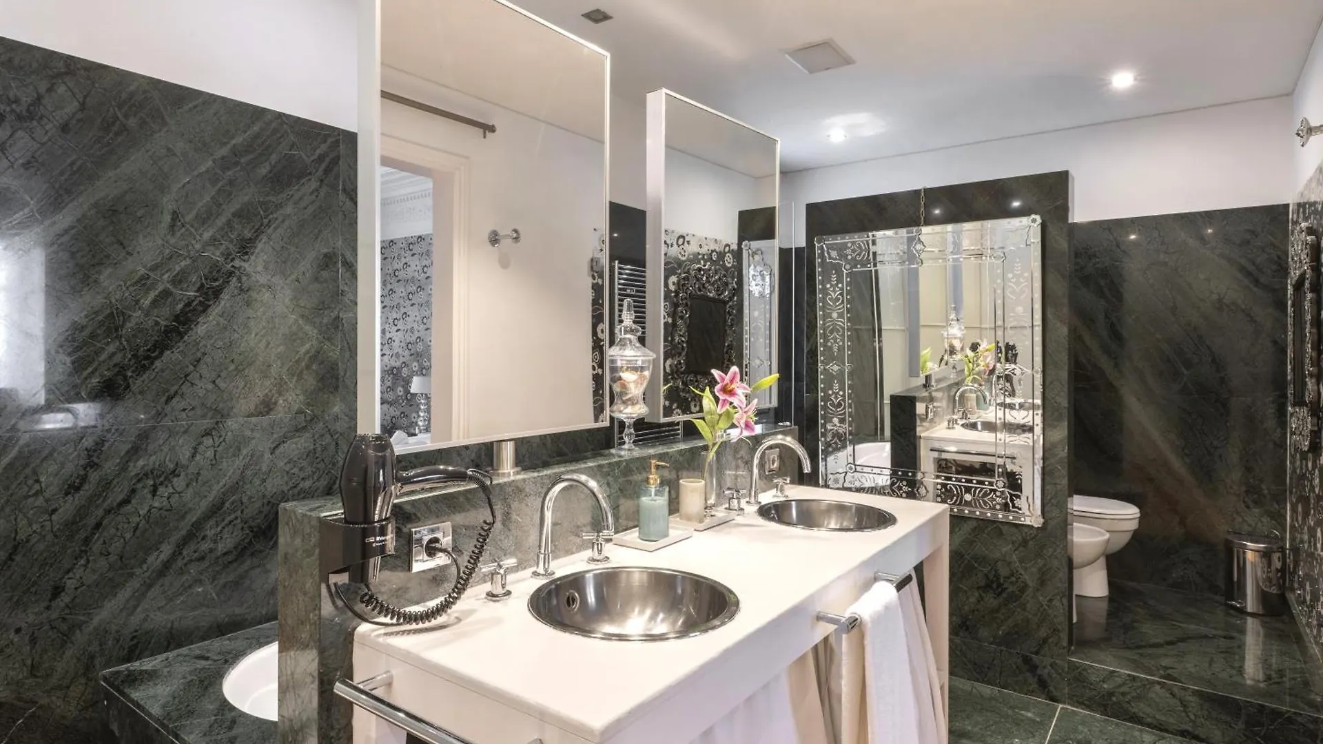 Luxury Palacete Barcelona 0*,  Spain